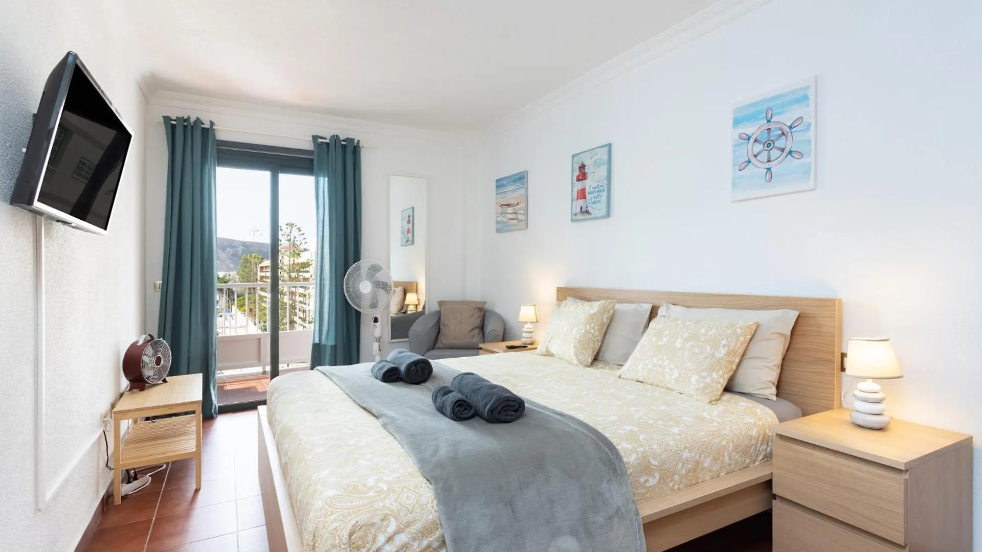 Buho Los Cristianos location